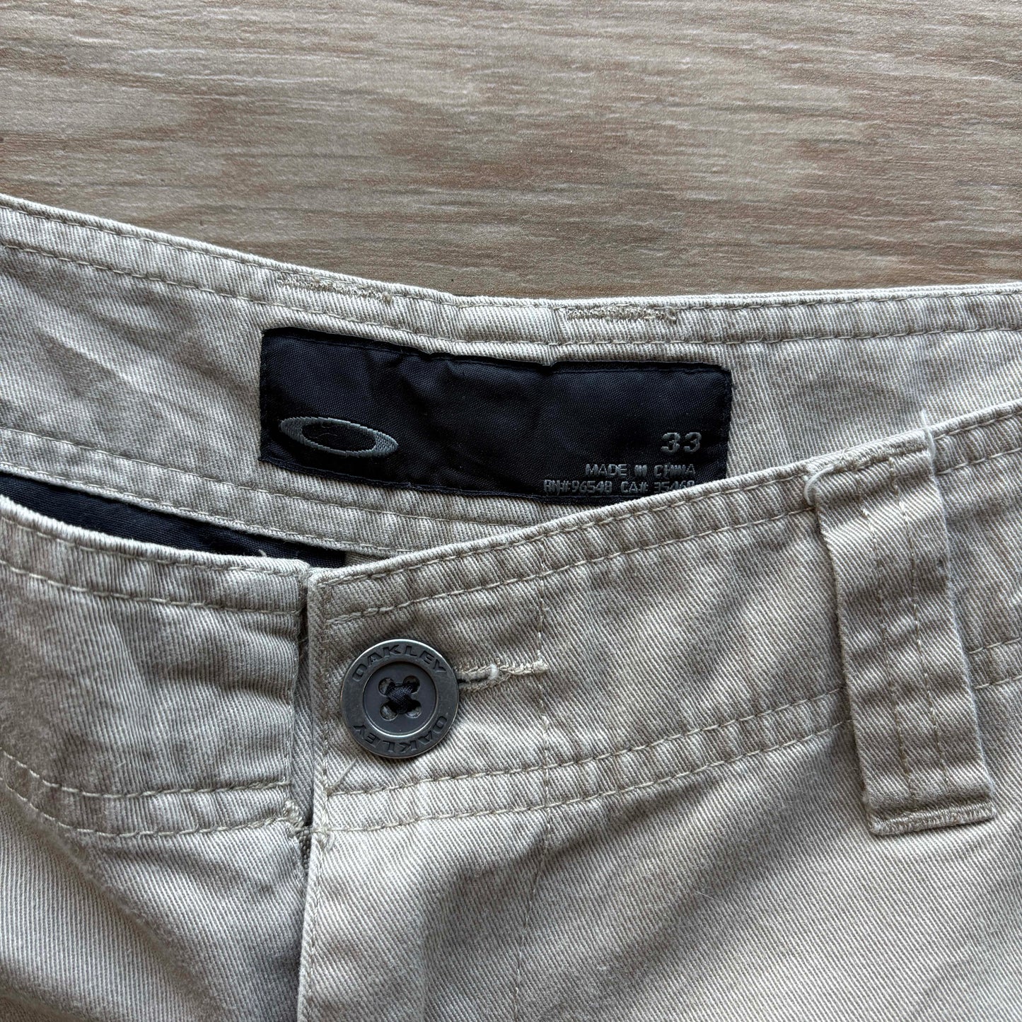 2000s Oakley Cargo Shorts | W33"