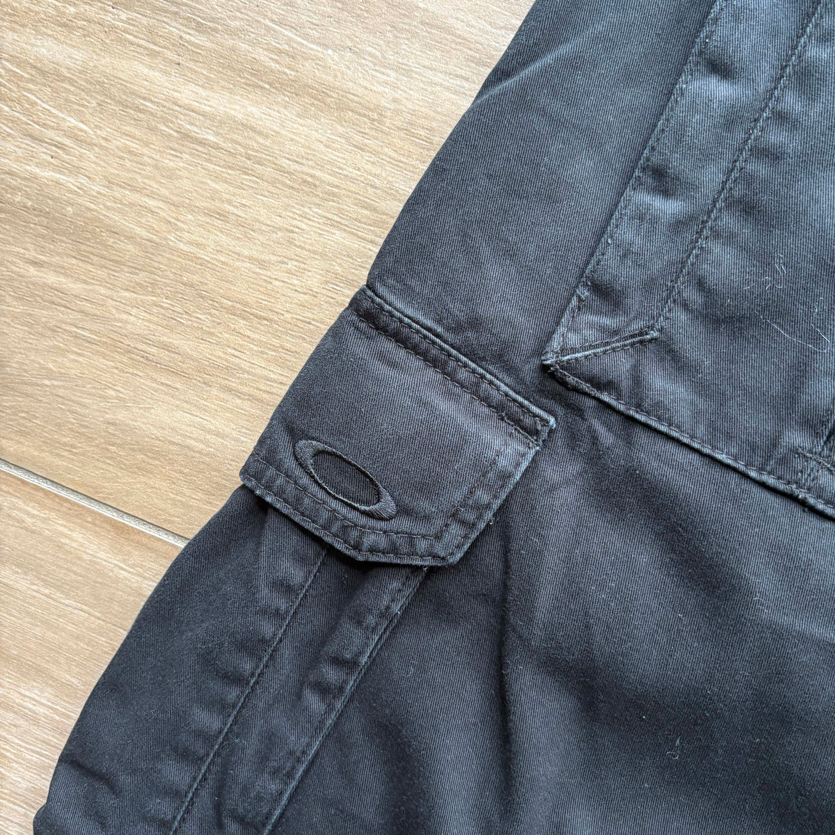 90s Oakley Tech Cargo Shorts | W32" - Volant Vintage