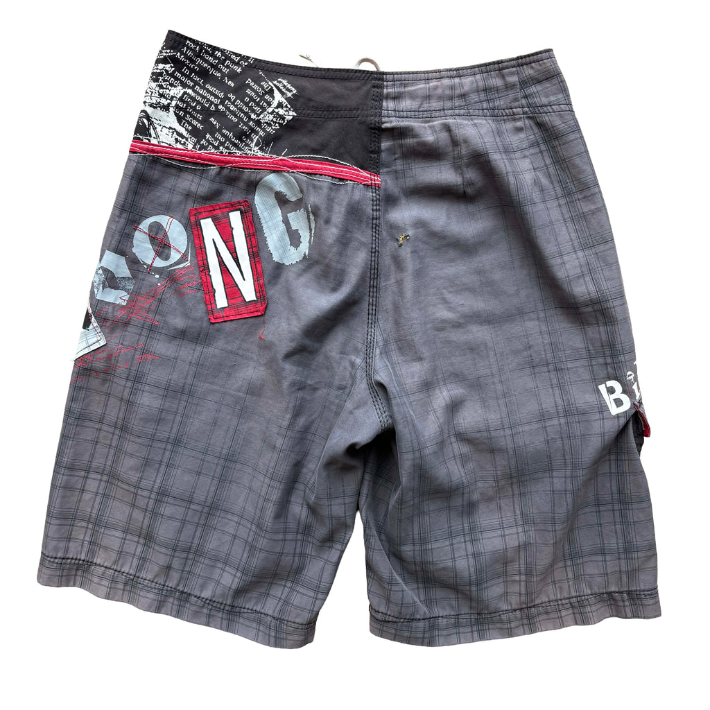 Y2K Billabong Graff Spellout Boardies | W32"