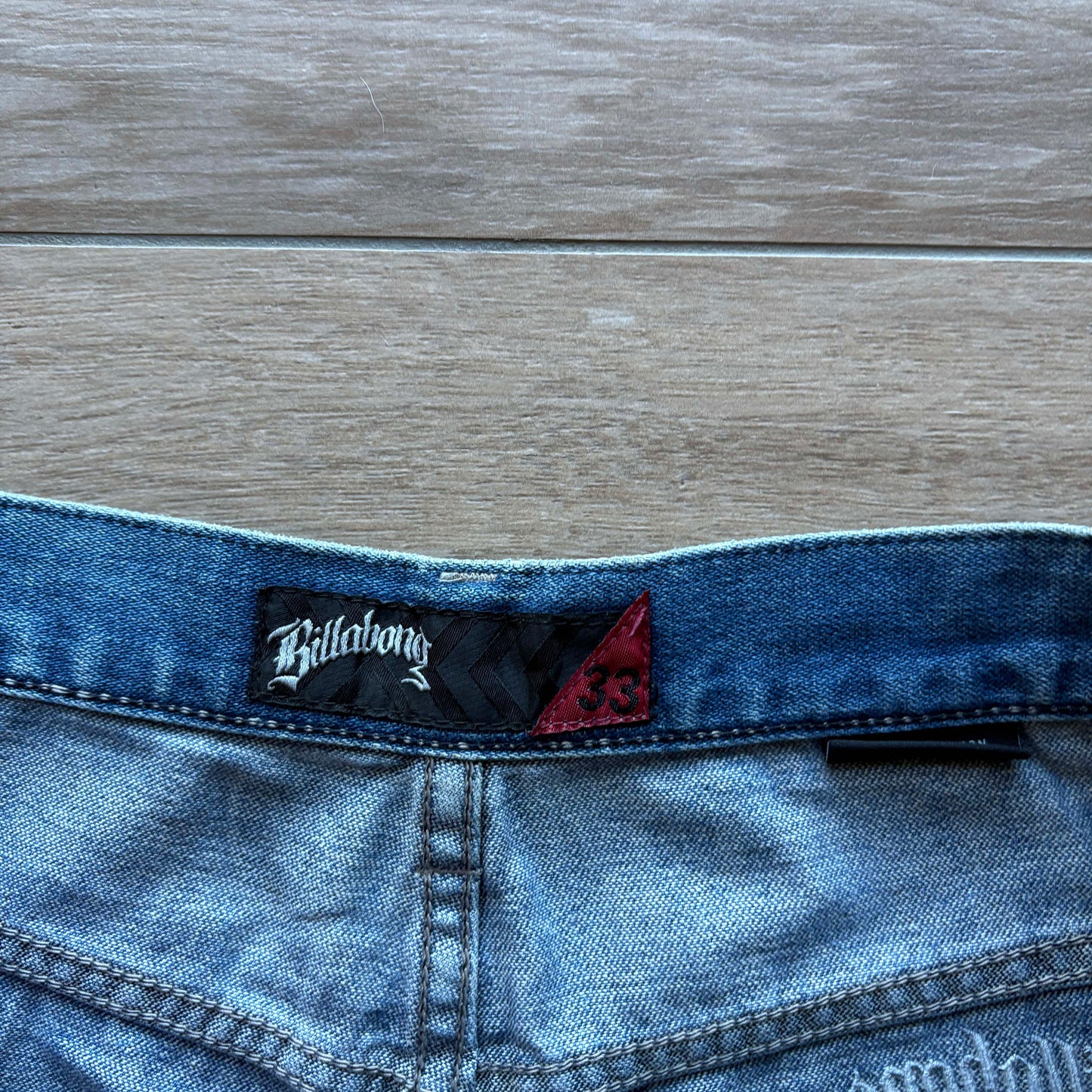 Y2K Billabong Spellout Shorts| W33"