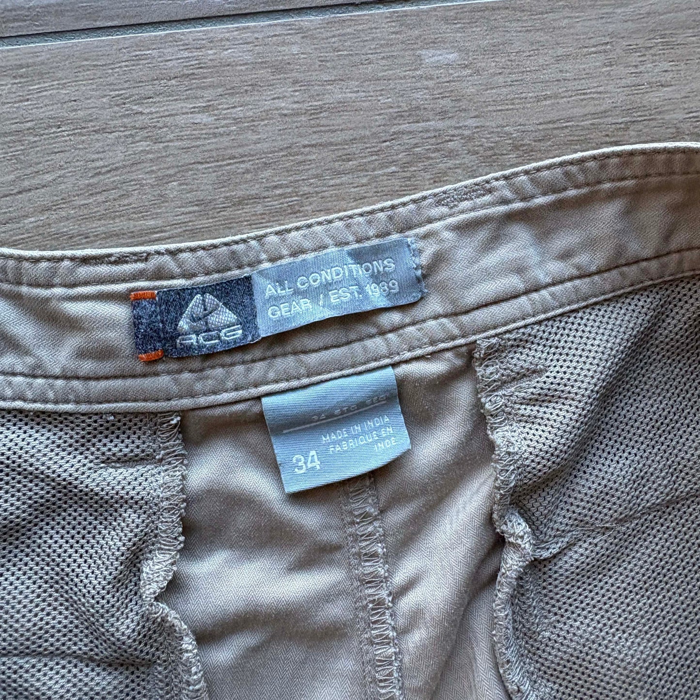 2000s Nike ACG Shorts | W34"