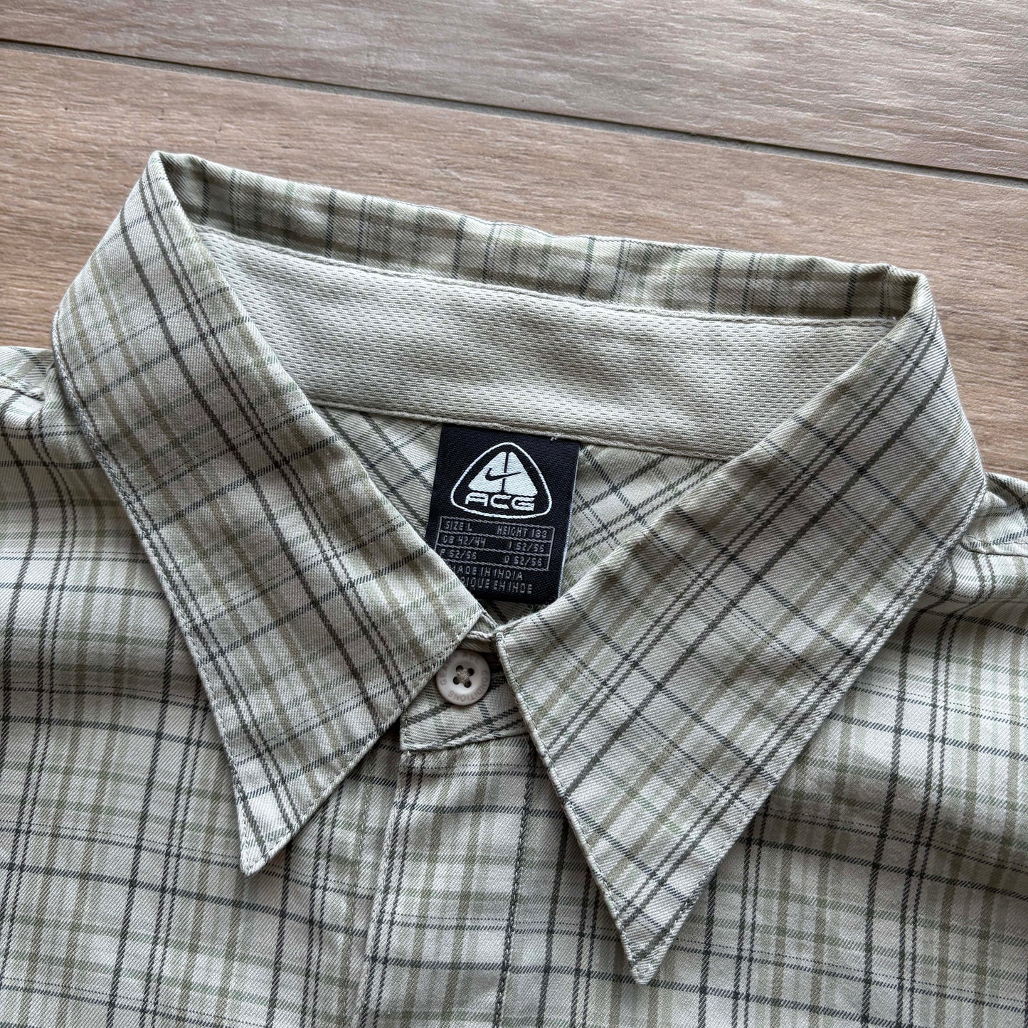 90s Nike ACG Button Up T-Shirt | XL