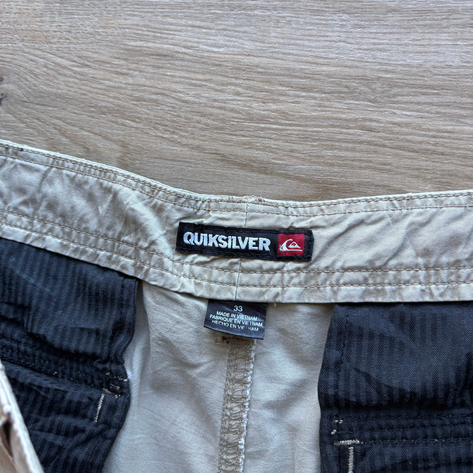 Y2K Quiksilver Cargo Shorts | W33" - Volant Vintage
