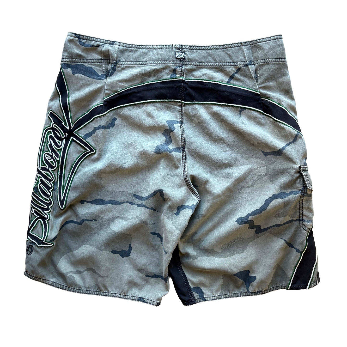 Vintage Occy Signature Camo Boardies | W38" - Volant Vintage