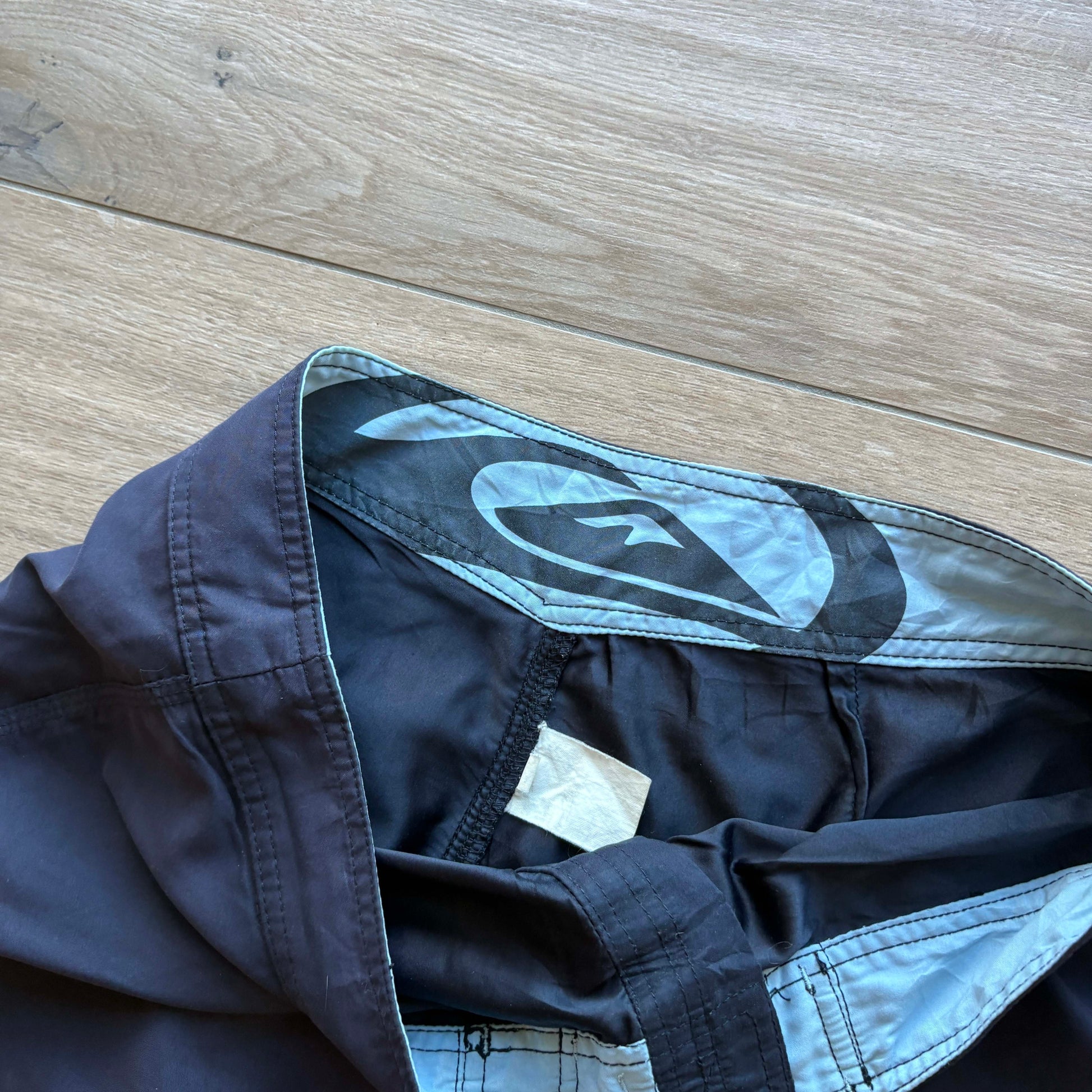 Y2K Quiksilver Boardies | W34" - Volant Vintage