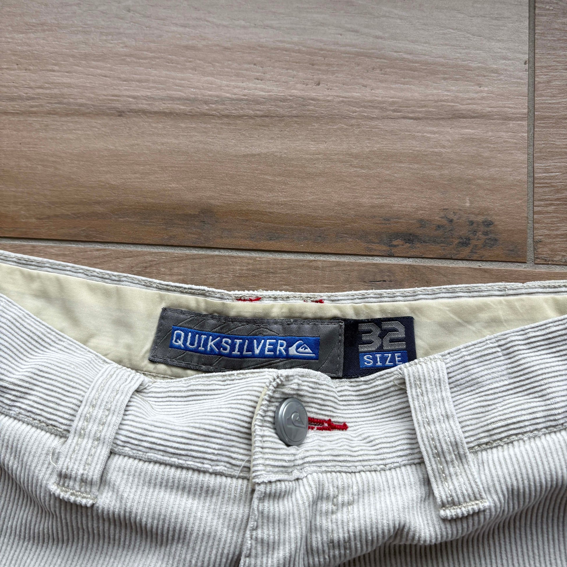 Y2K Quiksilver Cargo Corduroy Shorts | W32" - Volant Vintage
