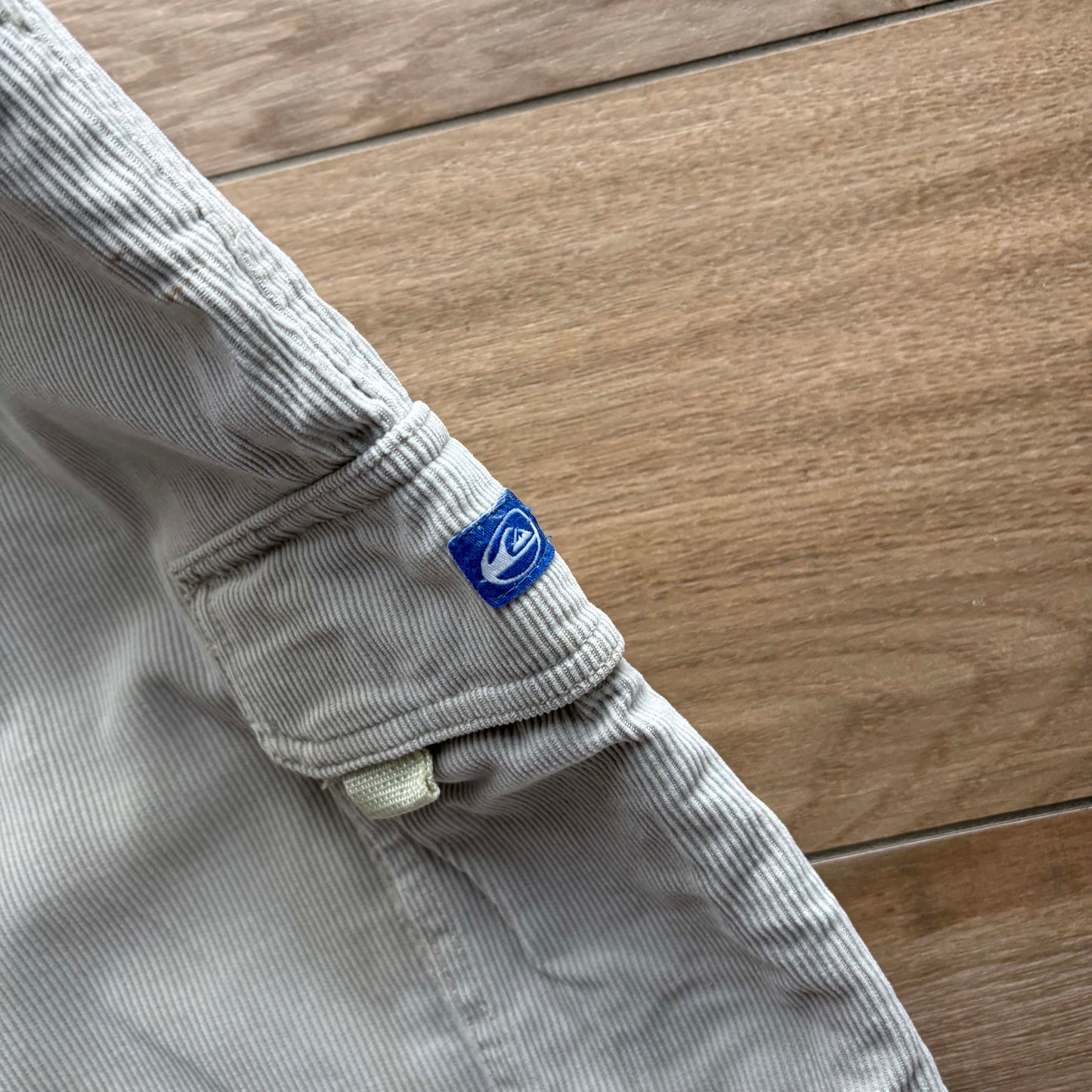 Y2K Quiksilver Cargo Corduroy Shorts | W32" - Volant Vintage