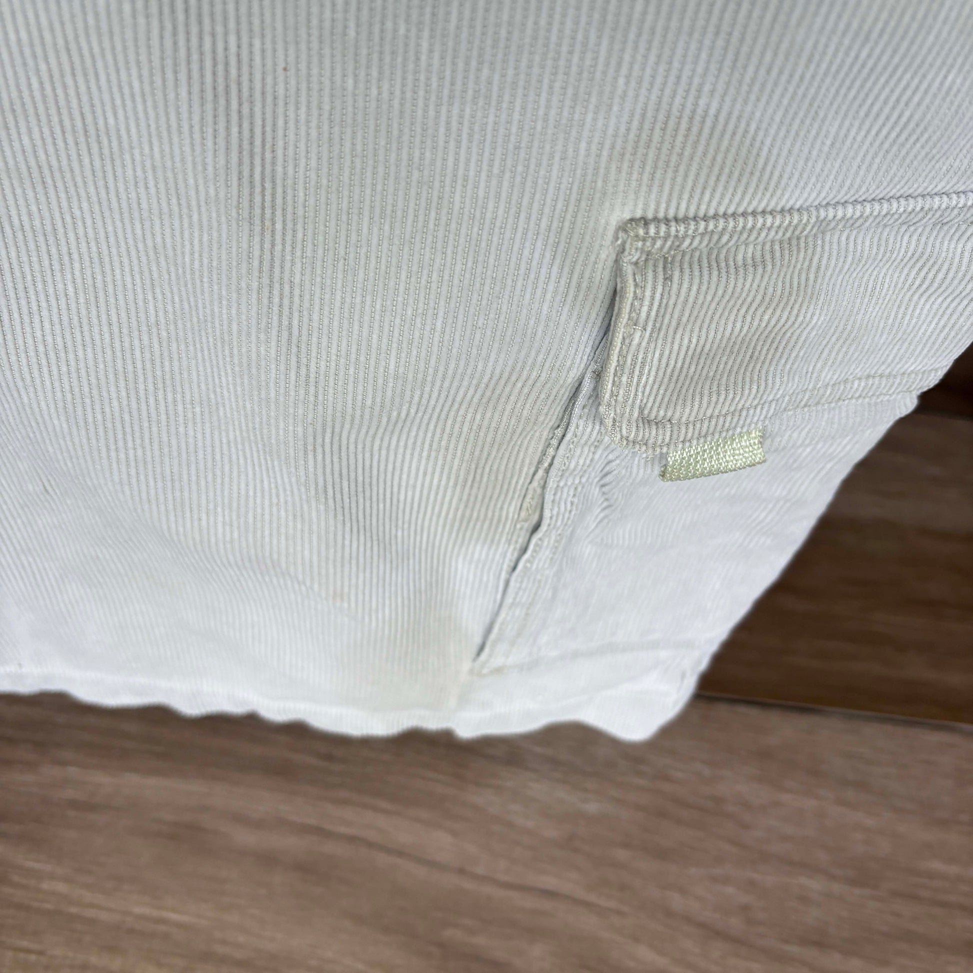 Y2K Quiksilver Cargo Corduroy Shorts | W32" - Volant Vintage