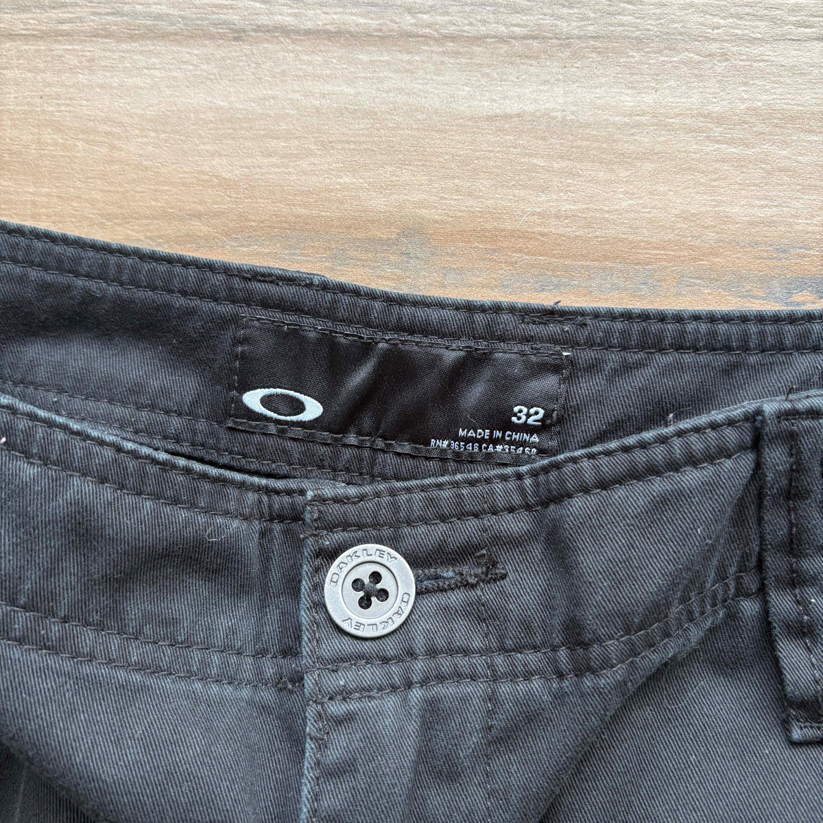 90s Oakley Tech Cargo Shorts | W32" - Volant Vintage