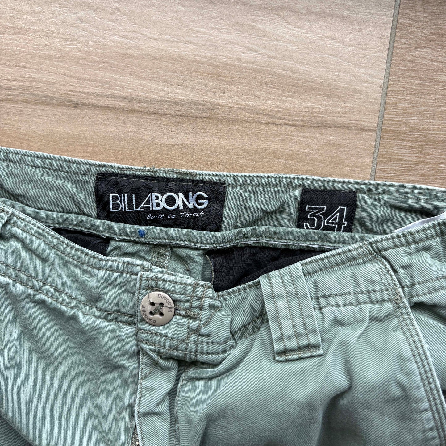 Y2K Billabong Built to Thrash Cargo Shorts | W34" - Volant Vintage