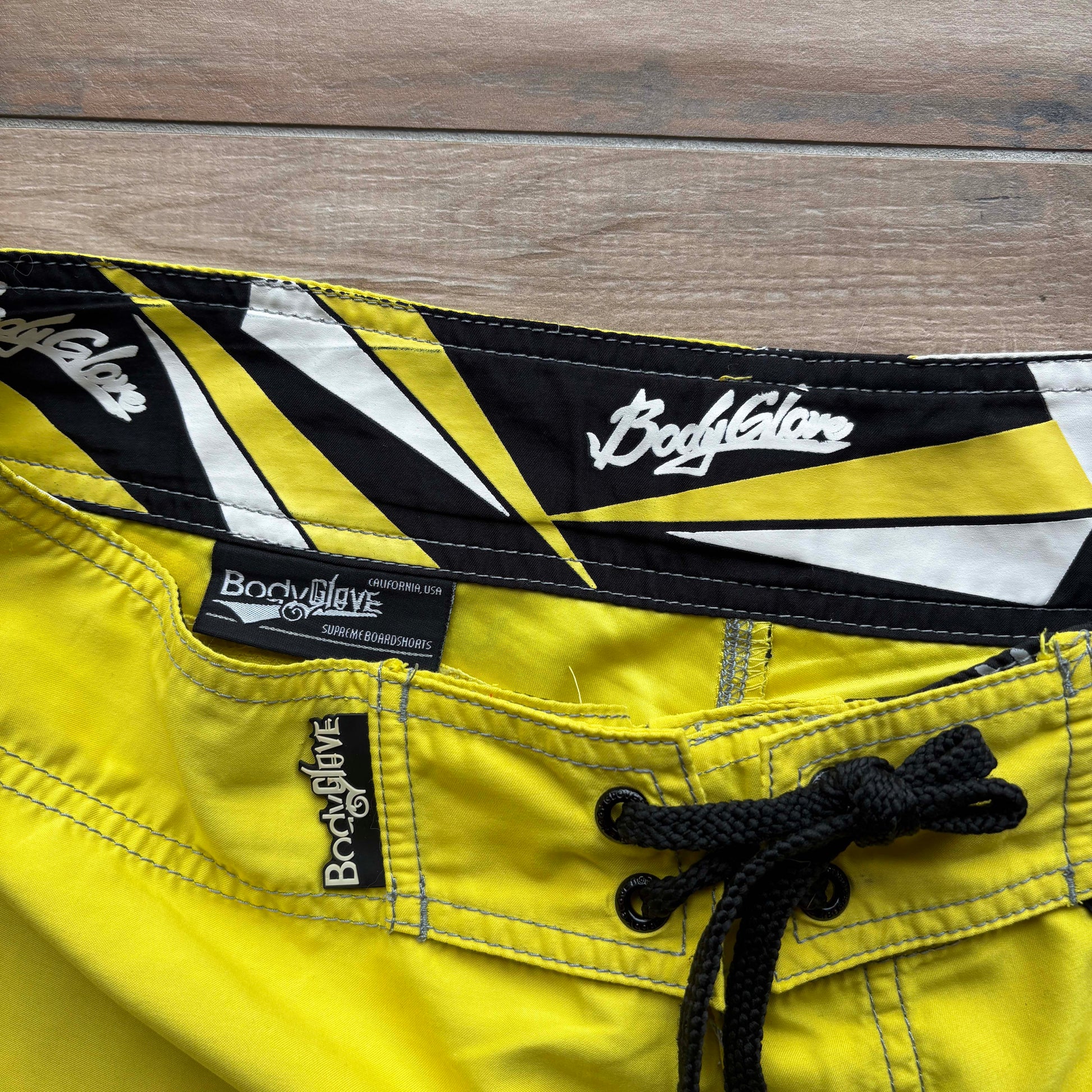 Y2K Body Glove Rising Sun Boardies | W36" - Volant Vintage