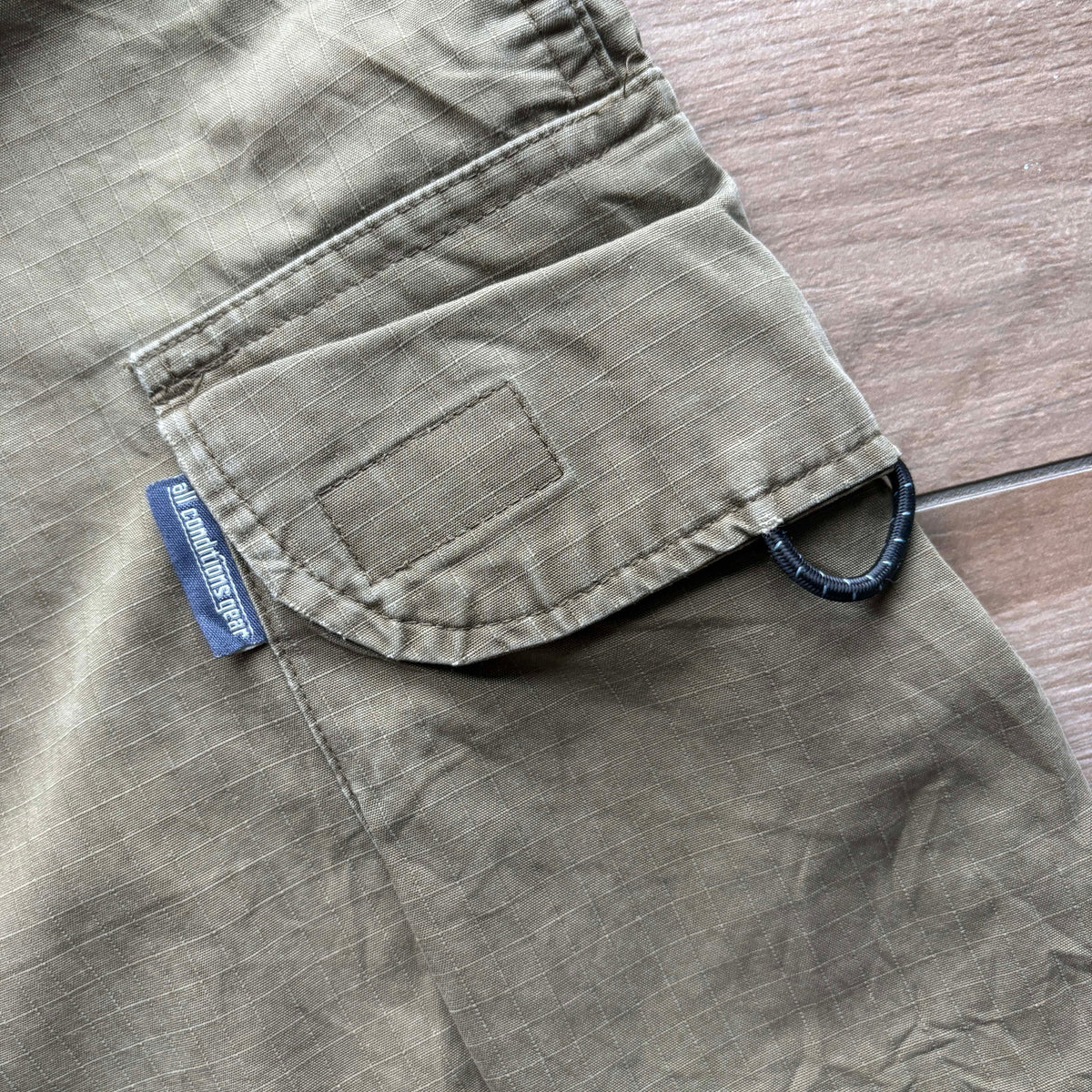 90s Nike ACG Shorts | W32" - Volant Vintage