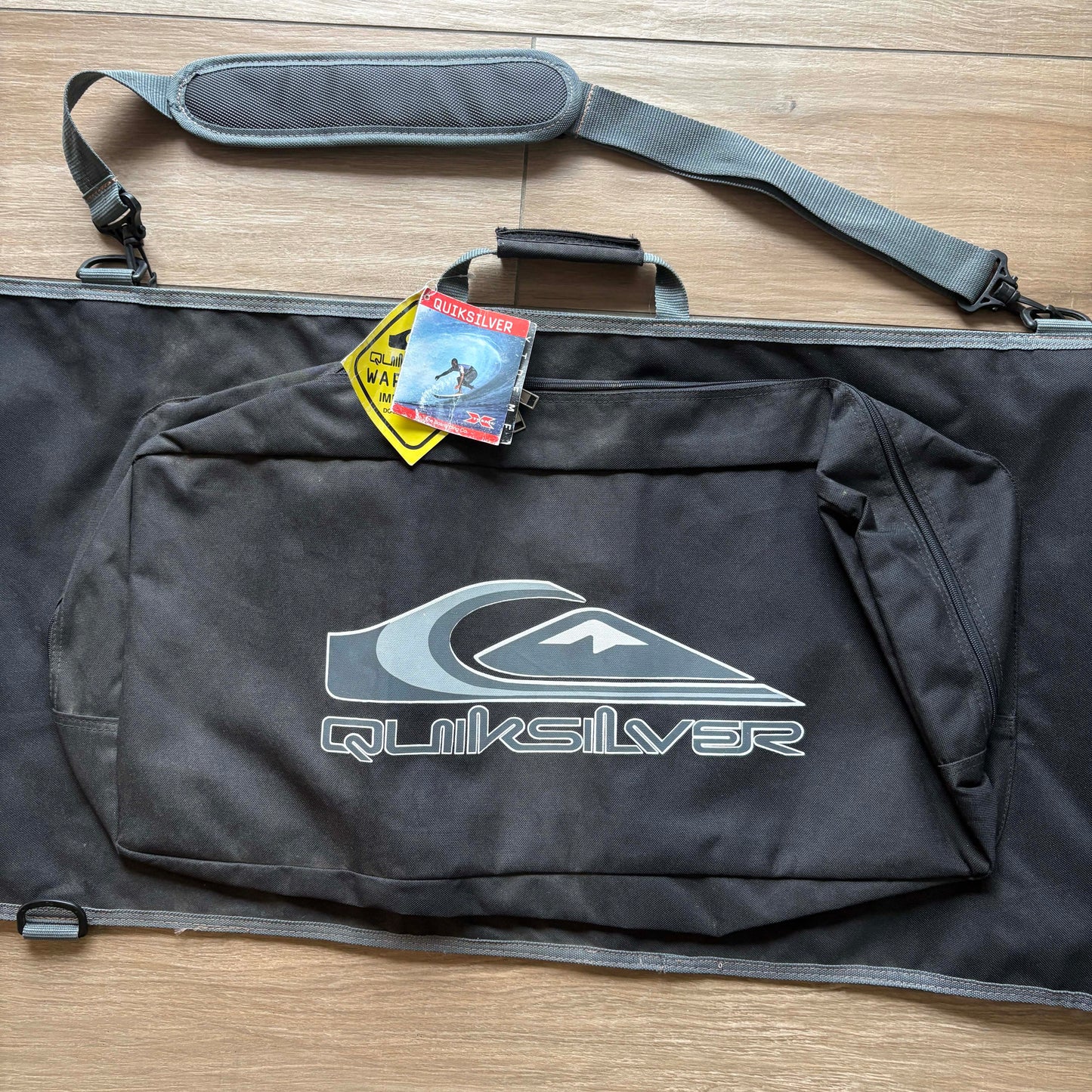 2000s Quiksilver BNWT Snowboard Carry Bag - Volant Vintage