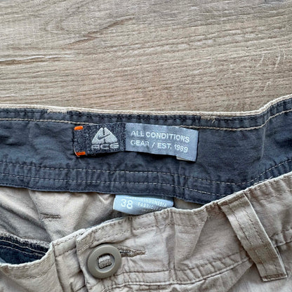 90s Nike ACG Cargo Shorts W36 - Volant Vintage