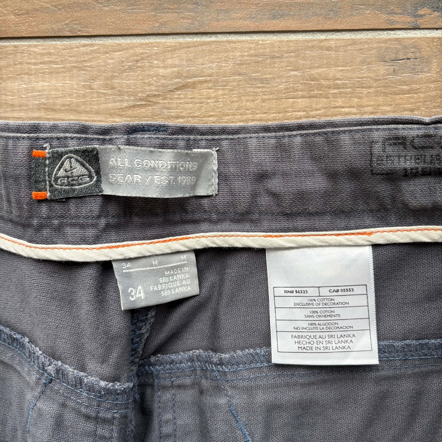90s Nike ACG Cargo Shorts | W34" - Volant Vintage