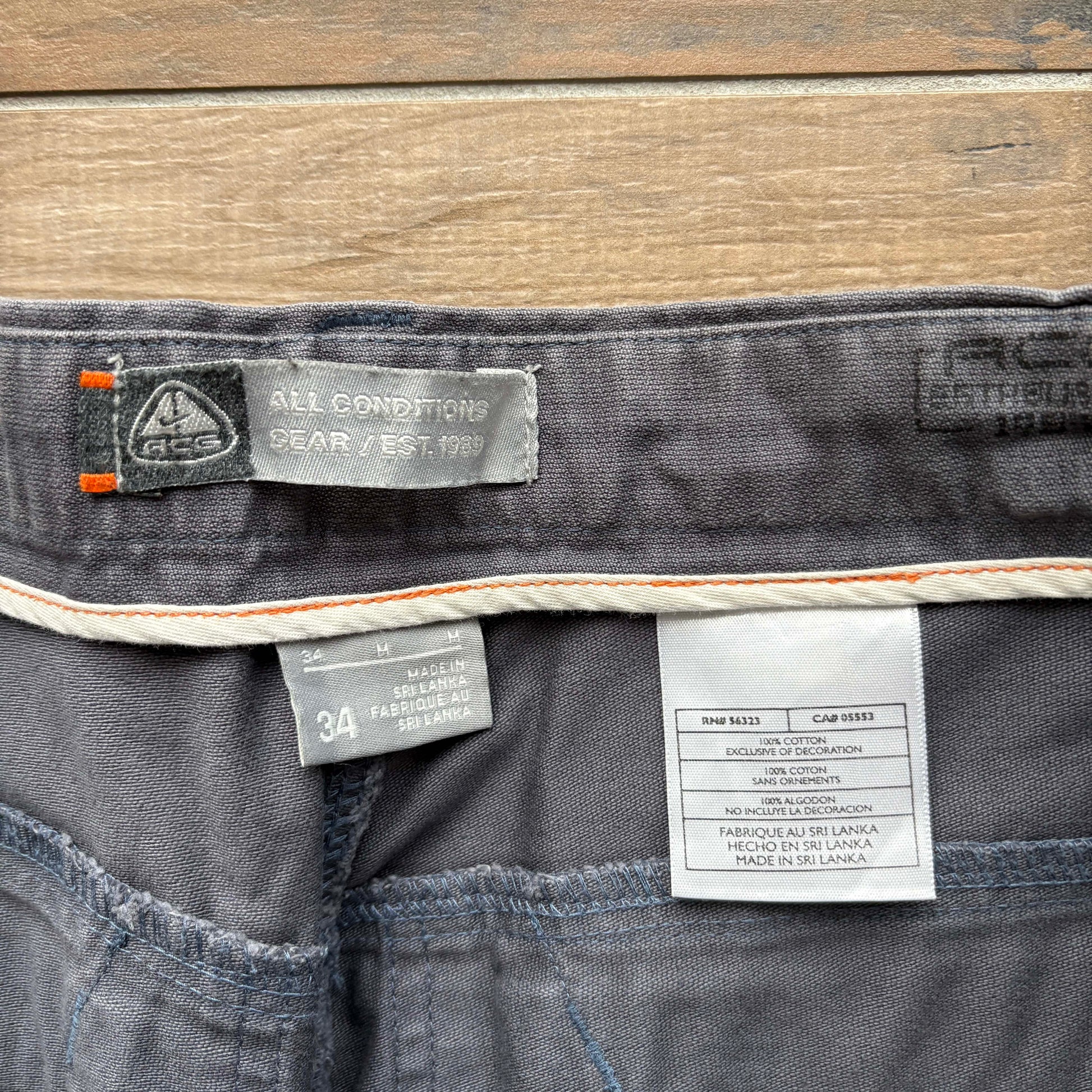 90s Nike ACG Cargo Shorts | W34" - Volant Vintage