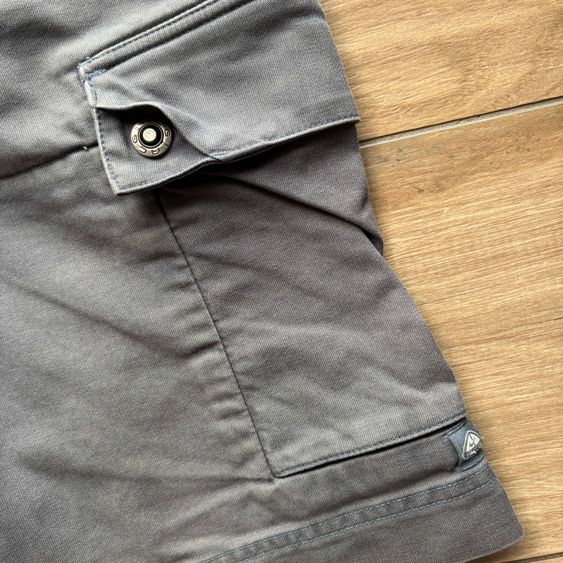 90s Nike ACG Cargo Shorts | W34" - Volant Vintage