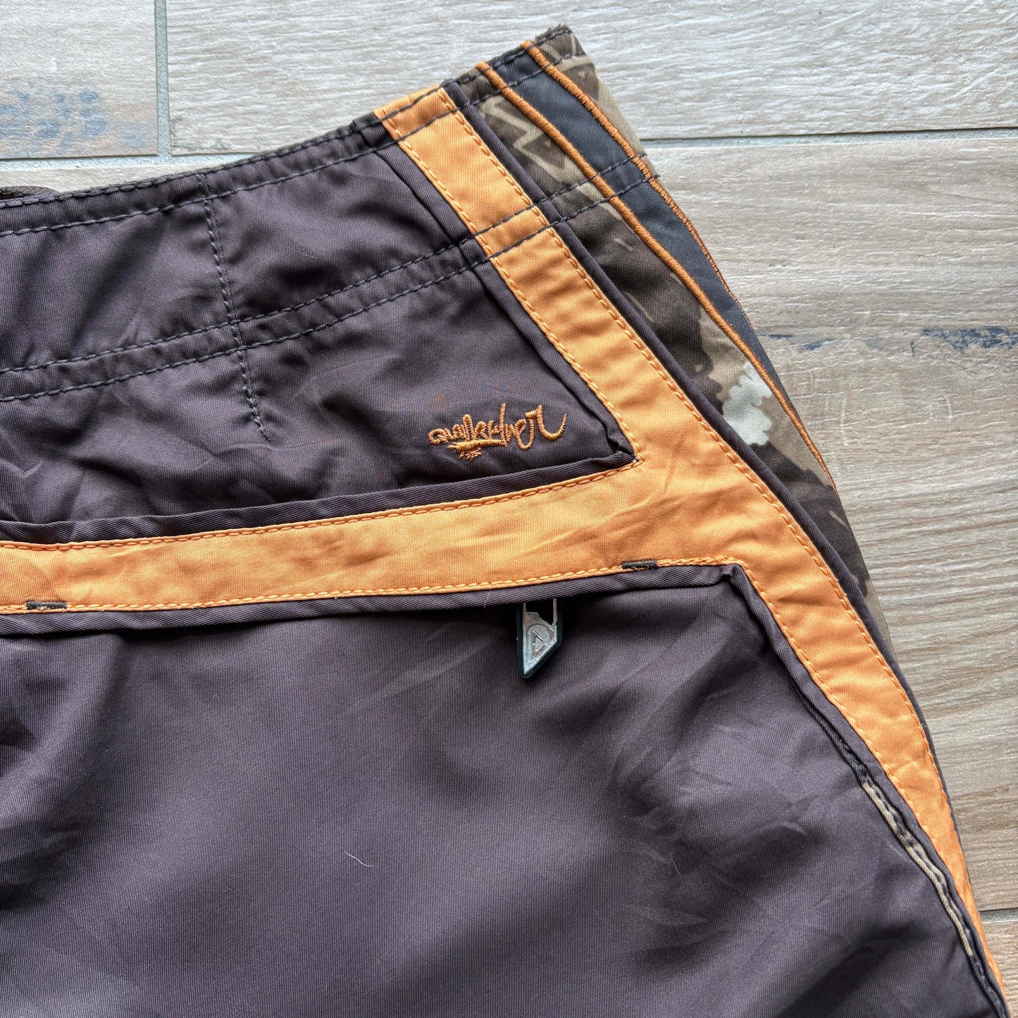 2000s Quiksilver Camo Boardies | W29" - Volant Vintage
