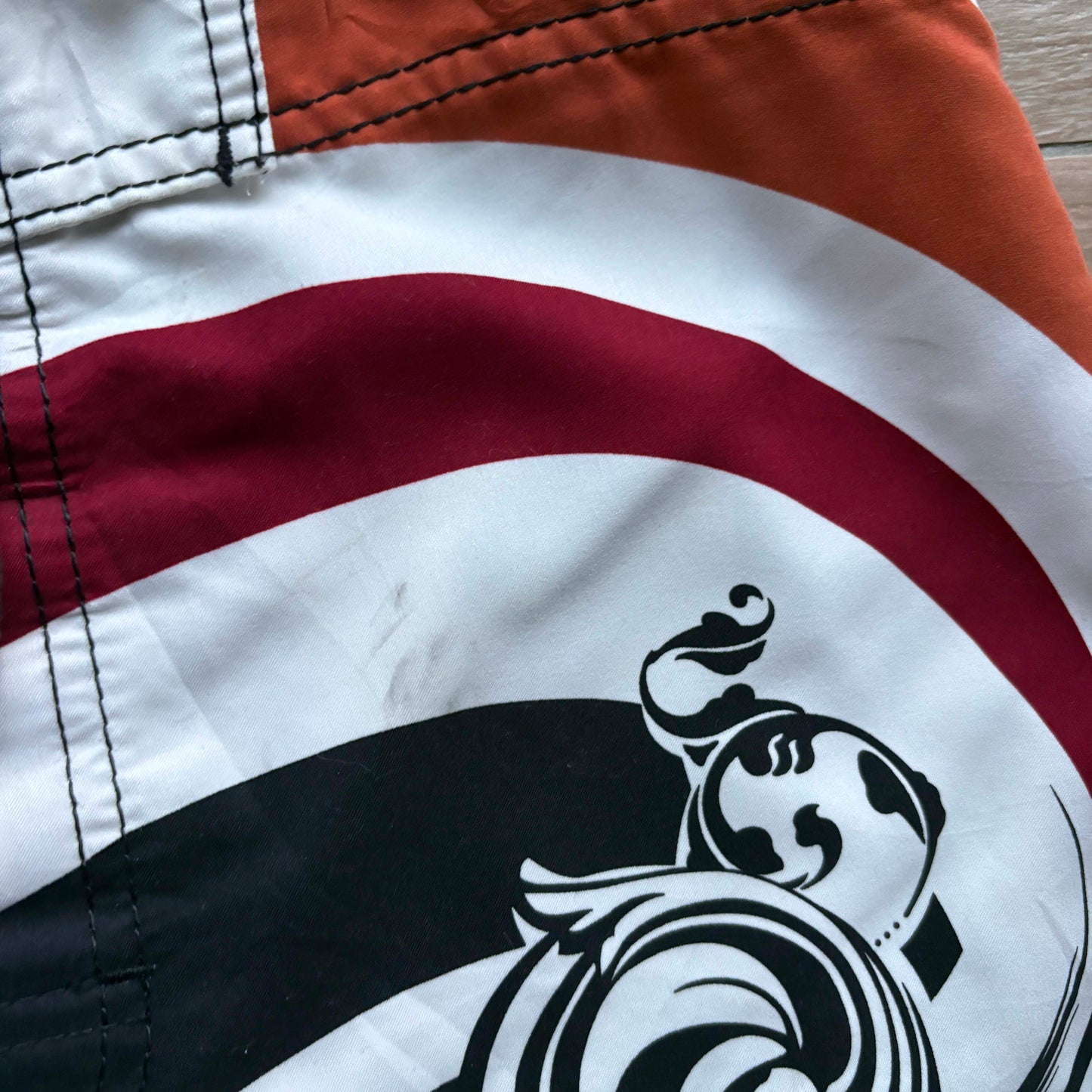 Y2K Billabong Graff Swirl Boardies | W32"