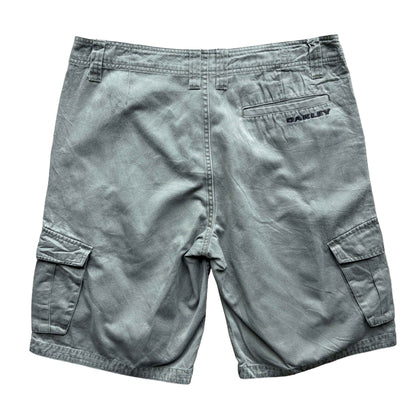 90s Oakley Tech Cargo Shorts | W33"