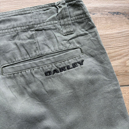90s Oakley Tech Cargo Shorts | W33"